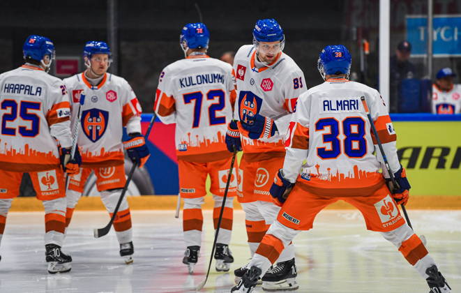 2026.10.13 Tychy Hokej na lodzie Hokejowa Liga Mistrzow Sezon 2026 2027 GKS Tychy - Tappara Tampere N z Ljubomir Travica25, Kasper Kulonummi, Oliver Suvanto, Niclas Almari Foto Marcin Bulanda PressFocus 2026.10.13 Tychy Ice hockey, Eishockey Champions Hockey League Season 2026 2027 GKS Tychy - Tappara Tampere Ljubomir Travica25, Kasper Kulonummi, Oliver Suvanto, Niclas Almari Credit: Marcin Bulanda PressFocus NEWSPIX.PL --- newspix.pl 