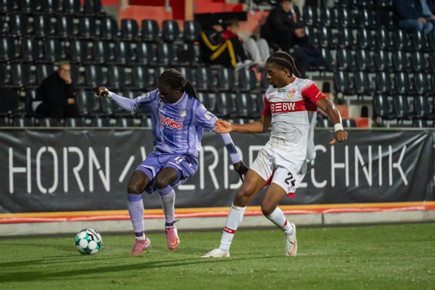 13.10.2026, xjyhynx, Fussball 3. Liga, VfB Stuttgart U23 - TSG Hoffenheim II, v.l. Blessing Makanda (17, TSG Hoffenheim II) gegen Joyeux Masanka Bungi (24, VfB Stuttgart II) Aspach