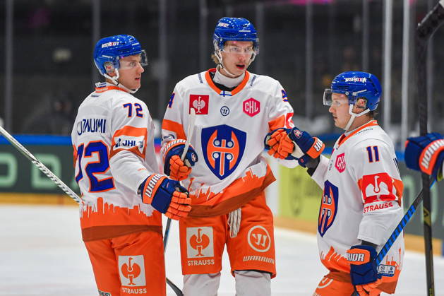 2026.10.13 Tychy Hokej na lodzie Hokejowa Liga Mistrzow Sezon 2026 2027 GKS Tychy - Tappara Tampere N z Kasper Kulonummi, Stary dom Vilho, Kasper Simontaival, radosc, radosc po golu, radosc po bramce Foto Marcin Bulanda PressFocus 2026.10.13 Tychy Ice hockey, Eishockey Champions Hockey League Season 2026 2027 GKS Tychy - Tappara Tampere Kasper Kulonummi, Stary dom Vilho, Kasper Simontaival, radosc, radosc po golu, radosc po bramce Credit: Marcin Bulanda PressFocus NEWSPIX.PL --- newspix.pl