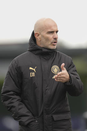Manchester City Training, Champions League Manchester City manager Enzo Maresca speaks to a reporter before the training session ahead of UEFA Champions League matchday 2 vs Paris Saint-Germain, Manchester City at Joie Stadium, Etihad Campus, Manchester, England on 13 October 2026 Credit: Steve Flynn Every Second Media Editorial use only. All images are copyright Every Second Media Limited. No images may be reproduced without prior permission. Copyright: xIMAGO EveryxSecondxMediax ESM-2218-0146 StevexFlynnx xEveryxSecondxMediax