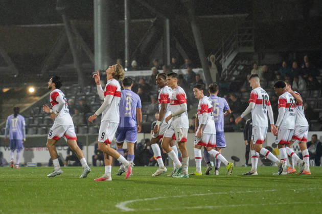 13.10.2026, xjyhynx, Fussball 3. Liga, VfB Stuttgart U23 - TSG Hoffenheim II, v.l. Torjubel durch Tim van der Leij (9, VfB Stuttgart II) und Team des VfB Stuttgart II Aspach