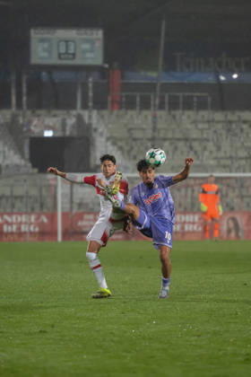 13.10.2026, xjyhynx, Fussball 3. Liga, VfB Stuttgart U23 - TSG Hoffenheim II, v.l. Nicolas Sessa (10, VfB Stuttgart II) im Zweikampf mit Yasin Zor (10, TSG Hoffenheim II) Aspach