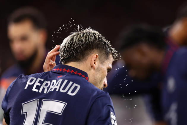 Arsenal v LOSC Lille 13 October 2026, London - UEFA Champions League - Arsenal v LOSC Lille - Romain Perraud of Lille shakes water from his hair - Photo: Jacques Feeney Offside. London UK Copyright: xJacquesxFeeneyx xOffsidexOffside