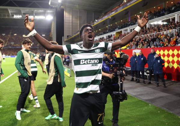 UEFA Champions League - RC Lens v Sporting Club de Portugal LENS, FRANCE, OCTOBER 13: GOAL 2-0, Issa Doumbia of Sporting CP goal celebration after scoring a goal to put Sporting Club de Portugal 2-0 ahead during the UEFA Champions League 2026 27 League Phase MD2 match between RC Lens and Sporting Club de Portugal at Stade Bollaert-Delelis on October 13, 2026 in Lens, France. (Photo by Daniel Weir) Lens Stade Bollaert-Delelis France Copyright: xDanielxWeir SportsxPressxPhotox Sportspressphoto_SPR254389