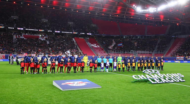 RB Leipzig - PSV Eindhoven Champions League Leipzig, 13.10.2026, Red Bull Arena, UEFA Champions League , RBLeipzig (GER) vs. PSV Eindhoven (NED) , Im Bild: Aufstellung der Mannschaften ,