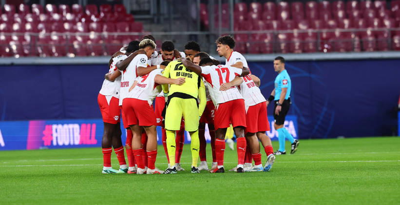 RB Leipzig - PSV Eindhoven Champions League Leipzig, 13.10.2026, Red Bull Arena, UEFA Champions League , RBLeipzig (GER) vs. PSV Eindhoven (NED) , Im Bild Spielerkreis RB Leipzig ,