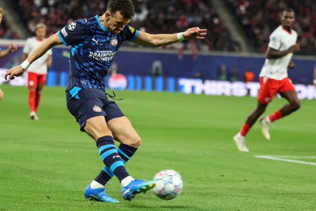 Deutschland: Fußball - UEFA Champions League - Saison 2026 - 2027, 2. Spieltag - RB Leipzig gegen PSV Eindhoven, Red Bull Arena (Leipzig): Flanke von Ivan PeriÅ¡iÄ‡ (PSV Eindhoven, 5) Copyright: xLucasxWalterx