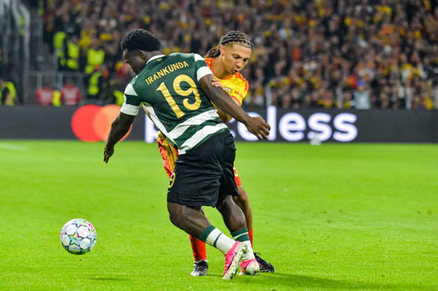 FOOTBALL : RC Lens vs Sporting Club Portugal - Ligue des Champions - Phase de Ligue - Journée 2 - 13 10 2026 Ismaëlo Ganiou (RC Lens) Nestory Irankunda (Sporting Club Portugal) LensFrance  Copyright: xBaptistexAutissierx