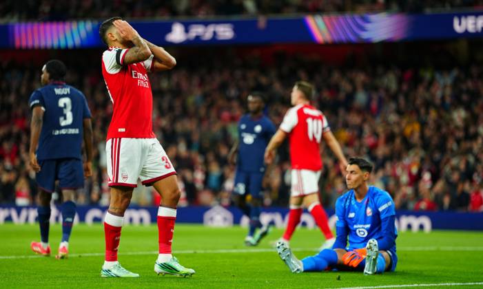 Bruno Guimaraes of Arsenal shoots wide Arsenal v Lille, UEFA Champions League, Football, Emirates Stadium, London, UK - 13 Oct 2026London Emirates Stadium United Kingdom  Copyright: xJavierxGarcia Shutterstockx 17213973v