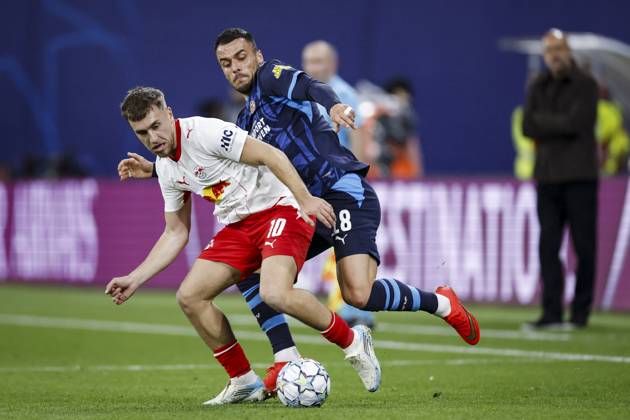 LEIPZIG - (lr) Brajan Gruda of RB Leipzig and Filip Kostic of PSV Eindhoven during the UEFA Champions League match between RB Leipzig and PSV Eindhoven at the RB Arena on 13 October 2026 in Leipzig, Germany. MAURICE VAN STEEN ANP xVIxANPxSportx xxANPxIVx 572346138 originalFilename: 572346138.jpg