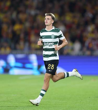 UEFA Champions League - RC Lens v Sporting Club de Portugal LENS, FRANCE, OCTOBER 13: Jesse Derry of Sporting CP during the UEFA Champions League 2026 27 League Phase MD2 match between RC Lens and Sporting Club de Portugal at Stade Bollaert-Delelis on October 13, 2026 in Lens, France. (Photo by Daniel Weir) Lens Stade Bollaert-Delelis France Copyright: xDanielxWeir SportsxPressxPhotox Sportspressphoto_SPR254448