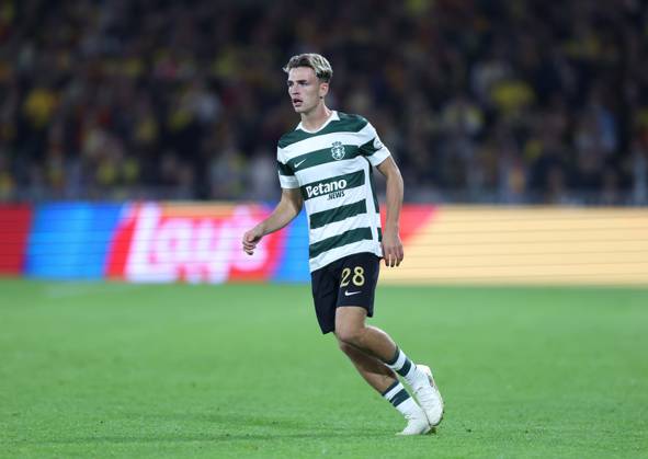 UEFA Champions League - RC Lens v Sporting Club de Portugal LENS, FRANCE, OCTOBER 13: Jesse Derry of Sporting CP during the UEFA Champions League 2026 27 League Phase MD2 match between RC Lens and Sporting Club de Portugal at Stade Bollaert-Delelis on October 13, 2026 in Lens, France. (Photo by Daniel Weir) Lens Stade Bollaert-Delelis France Copyright: xDanielxWeir SportsxPressxPhotox Sportspressphoto_SPR254449