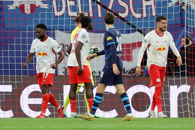 13.10.2026, xtgx, Fussball, UEFA Champions League, RB Leipzig - PSV Eindhoven, v.l. Maarten Vandevoordt (RB Leipzig) und Ivan Perisic (PSV Eindhoven) nach dem gehaltenen Elfmeter (DFL DFB REGULATIONS PROHIBIT ANY USE OF PHOTOGRAPHS as IMAGE SEQUENCES and or QUASI-VIDEO) Leipzig