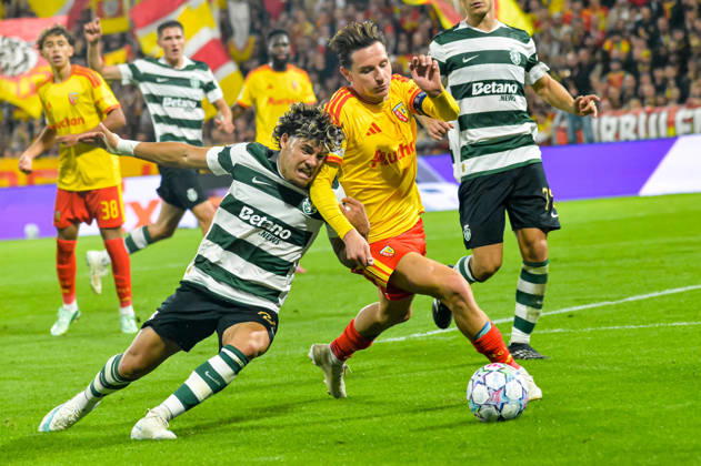 FOOTBALL : RC Lens vs Sporting Club Portugal - Ligue des Champions - Phase de Ligue - Journée 2 - 13 10 2026 Maxi Araujo (Sporting Club Portugal) Florian Thauvin (RC Lens) LensFrance  Copyright: xBaptistexAutissierx