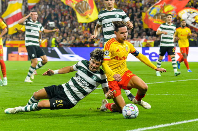 FOOTBALL : RC Lens vs Sporting Club Portugal - Ligue des Champions - Phase de Ligue - Journée 2 - 13 10 2026 Maxi Araujo (Sporting Club Portugal) Florian Thauvin (RC Lens) LensFrance  Copyright: xBaptistexAutissierx