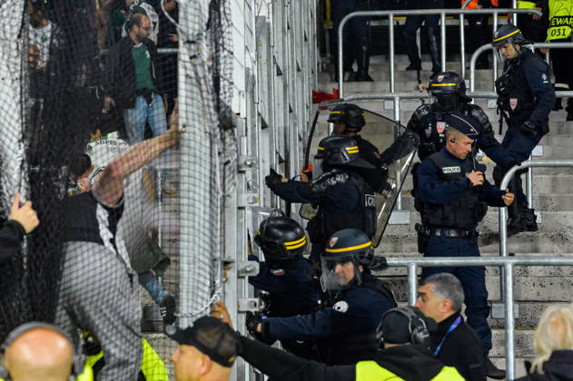 FOOTBALL : RC Lens vs Sporting Club Portugal - Ligue des Champions - Phase de Ligue - Journée 2 - 13 10 2026 Echauffourées en fin de match entre les supporters Lensois et Portugais LensFrance  Copyright: xBaptistexAutissierx