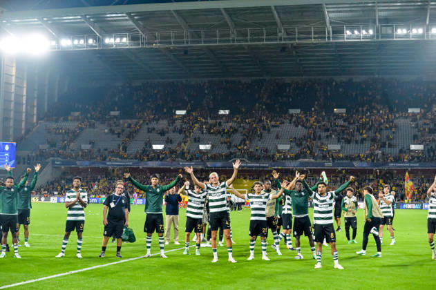FOOTBALL : RC Lens vs Sporting Club Portugal - Ligue des Champions - Phase de Ligue - Journée 2 - 13 10 2026 Joie des joueurs du Sporting CP apres la victoire contre Lens LensFrance  Copyright: xBaptistexAutissierx