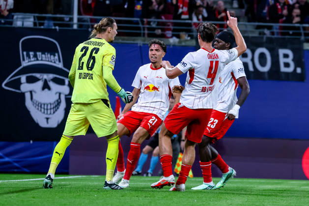 Maarten Vandevoordt (RB Leipzig, 26) jubelt ueber gehaltenen elfmeter, Ball, abgewehrt, gehalten, Torhueter, mit Neil El Aynaoui (RB Leipzig, 21), Willi Orban (RB Leipzig, 04) und Castello Lukeba (RB Leipzig, 23), GER, RB Leipzig vs. PSV Eindhoven, Fussball, UEFA Champions League, 2. Spieltag, Spielzeit 2026 2027, 13.10.2026 GER, RB Leipzig vs. PSV Eindhoven, Fussball, UEFA Champions League, 2. Spieltag, Spielzeit 2026 2027, 13.10.2026 Deutschland Copyright: xEibner-Pressefoto LauraxRoemerx EP_LRR