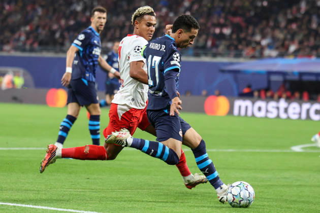 Deutschland: Fußball - UEFA Champions League - Saison 2026 - 2027, 2. Spieltag - RB Leipzig gegen PSV Eindhoven, Red Bull Arena (Leipzig): Mauro Junior (PSV Eindhoven, 17) am Ball Copyright: xLucasxWalterx
