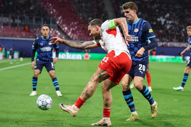 Deutschland: Fußball - UEFA Champions League - Saison 2026 - 2027, 2. Spieltag - RB Leipzig gegen PSV Eindhoven, Red Bull Arena (Leipzig): Klärung von David Raum (RB Leipzig, 22) Copyright: xLucasxWalterx