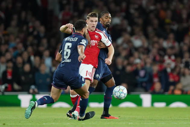 Arsenal v Lille OSC, UEFA Champions League Viktor Gyökeres of Arsenal under pressure from Nabil Bentaleb of Lille and Alexsandro of Lille during Arsenal v Lille OSC UEFA Champions League matchday 2 at the Emirates Stadium, London, England on 13 October 2026 Credit: Dylan Hepworth Every Second Media Editorial use only. All images are copyright Every Second Media Limited. No images may be reproduced without prior permission. Copyright: xIMAGO EveryxSecondxMediax ESM-2215-0035 DylanxHepworthx xEveryxSecondxMediax