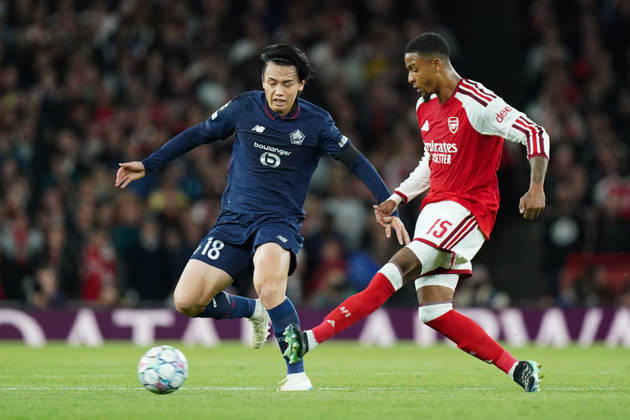 Arsenal v Lille OSC, UEFA Champions League Ezri Konsa of Arsenal under pressure from Ayase Ueda of Lille during Arsenal v Lille OSC UEFA Champions League matchday 2 at the Emirates Stadium, London, England on 13 October 2026 Credit: Dylan Hepworth Every Second Media Editorial use only. All images are copyright Every Second Media Limited. No images may be reproduced without prior permission. Copyright: xIMAGO EveryxSecondxMediax ESM-2215-0041 DylanxHepworthx xEveryxSecondxMediax