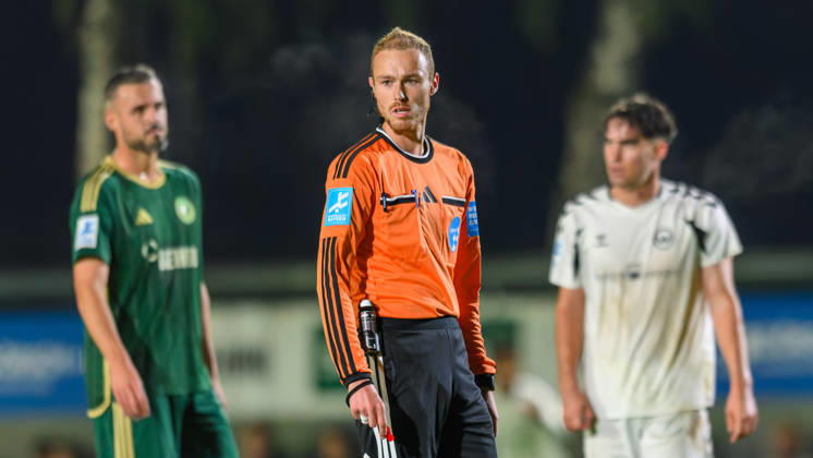 13.10.2026 - Fussball - Saison 2026 2027 - Regionalliga Bayern - 14. Spieltag: SC Eltersdorf - SV Wacker Burghausen - JoTe - xjoxtex - Stefan Treiber ( Schiedsrichter )