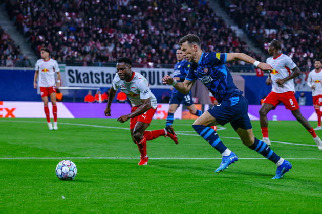 Ridle Baku (RB Leipzig, 17) Laufduell Ivan Perisic (PSV Eindhoven, 05) am Ball, GER, RB Leipzig vs. PSV Eindhoven, Fussball, UEFA Champions League, 2. Spieltag, Spielzeit 2026 2027, 13.10.2026 GER, RB Leipzig vs. PSV Eindhoven, Fussball, UEFA Champions League, 2. Spieltag, Spielzeit 2026 2027, 13.10.2026 Deutschland Copyright: xEibner-Pressefoto LauraxRoemerx EP_LRR