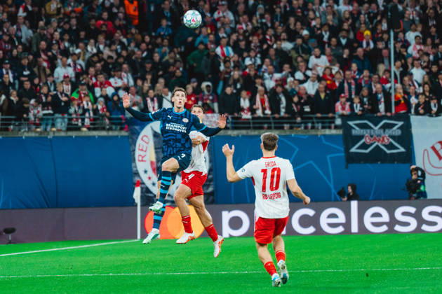 Ruben van Bommel (PSV Eindhoven, 7) header RB Leipzig vs PSV Eindhoven, UEFA Champions League, Champions League, Germany, Football, 26 27, GER, Leipzig, Red Bull Arena Stadium, 13 October 2026 DFL regulations prohibit any use of photographs as image sequences and or quasi-video.DFL regulations prohibit any use of photographs as image sequences and or quasi-video. Leipzig Red Bull Arena, Leipzig Sachsen GER Copyright: xBillmanxDubex