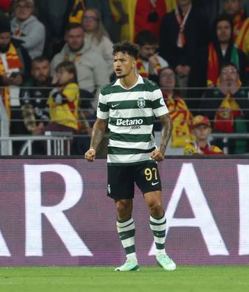 UEFA Champions League - RC Lens v Sporting Club de Portugal LENS, FRANCE, OCTOBER 13: GOAL 1-0, Luis Suarez of Sporting CP goal celebration after scoring a goal to put Sporting Club de Portugal 1-0 ahead during the UEFA Champions League 2026 27 League Phase MD2 match between RC Lens and Sporting Club de Portugal at Stade Bollaert-Delelis on October 13, 2026 in Lens, France. (Photo by Daniel Weir) Lens Stade Bollaert-Delelis France Copyright: xDanielxWeir SportsxPressxPhotox Sportspressphoto_SPR254515