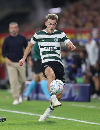 UEFA Champions League - RC Lens v Sporting Club de Portugal LENS, FRANCE, OCTOBER 13: Jesse Derry of Sporting CP on the ball during the UEFA Champions League 2026 27 League Phase MD2 match between RC Lens and Sporting Club de Portugal at Stade Bollaert-Delelis on October 13, 2026 in Lens, France. (Photo by Daniel Weir) Lens Stade Bollaert-Delelis France Copyright: xDanielxWeir SportsxPressxPhotox Sportspressphoto_SPR254521