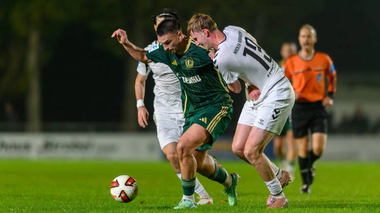 13.10.2026 - Fussball - Saison 2026 2027 - Regionalliga Bayern - 14. Spieltag: SC Eltersdorf - SV Wacker Burghausen - JoTe - xjoxtex - Yannik Jassmann (9, SC Eltersdorf ) Luca Lechner (13, SV Wacker Burghausen )