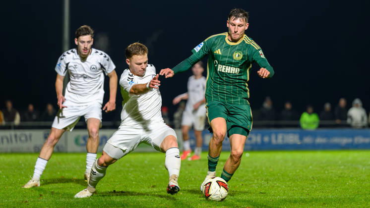 13.10.2026 - Fussball - Saison 2026 2027 - Regionalliga Bayern - 14. Spieltag: SC Eltersdorf - SV Wacker Burghausen - JoTe - xjoxtex - Noa-Gabriel Simic (16, SV Wacker Burghausen ) Jannis Turtschan (23, SV Wacker Burghausen ) Marco Niedermayer (16, SC Eltersdorf )
