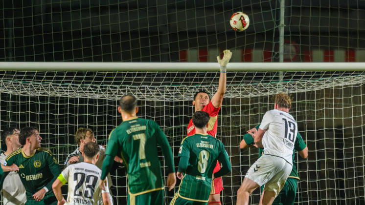 13.10.2026 - Fussball - Saison 2026 2027 - Regionalliga Bayern - 14. Spieltag: SC Eltersdorf - SV Wacker Burghausen - JoTe - xjoxtex - Oleksandr Churilov (25, SC Eltersdorf )