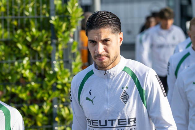 Kevin Diks (Borussia Moenchengladbach, 04) auf dem Weg zum Platz. Oeffentliches Training Borussia Moenchengladbach, Fussball, Bundesliga, Saison 2026 2027, 14.10.2026 oeffentliches Training Borussia Moenchengladbach, Fussball, Bundesliga, Saison 2026 2027, 14.10.2026 Moenchengladbach Copyright: xEibner-Pressefoto ThomasxHaeslerx EP_THR