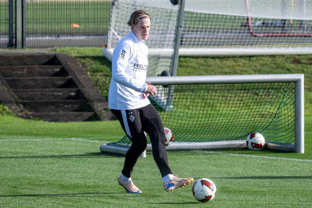 David Herold (Borussia Moenchengladbach, 20) bei Passuebungen. Oeffentliches Training Borussia Moenchengladbach, Fussball, Bundesliga, Saison 2026 2027, 14.10.2026 oeffentliches Training Borussia Moenchengladbach, Fussball, Bundesliga, Saison 2026 2027, 14.10.2026 Moenchengladbach Copyright: xEibner-Pressefoto ThomasxHaeslerx EP_THR