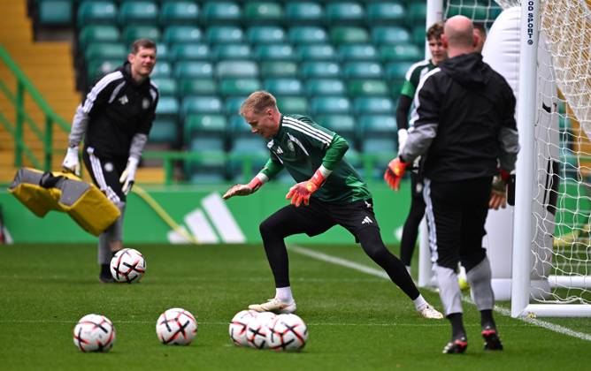 Viljami Sinisalo of Celtic training this morning. Celtic FC Team Training, Football, Celtic Park, Parkhead, Glasgow, Scotland, UK - 14 Oct 2026Glasgow Celtic Park Scotland United Kingdom  Copyright: xMarkxRunnacles Shutterstockx 17214007h