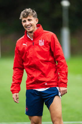 SOCCER - UEFA EL, RBS vs Milan SALZBURG,AUSTRIA,14.OCT.26 - SOCCER - UEFA Europa League, Red Bull Salzburg vs AC Milan, preview, training RBS. Image shows Jesper Lindstrom (RBS).  GEPAxpictures xJulioxArellano