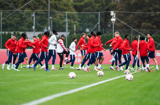SOCCER - UEFA EL, RBS vs Milan SALZBURG,AUSTRIA,14.OCT.26 - SOCCER - UEFA Europa League, Red Bull Salzburg vs AC Milan, preview, training RBS. Image shows the team of RBS.  GEPAxpictures xJulioxArellano