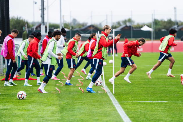 SOCCER - UEFA EL, RBS vs Milan SALZBURG,AUSTRIA,14.OCT.26 - SOCCER - UEFA Europa League, Red Bull Salzburg vs AC Milan, preview, training RBS. Image shows the team of RBS.  GEPAxpictures xJulioxArellano