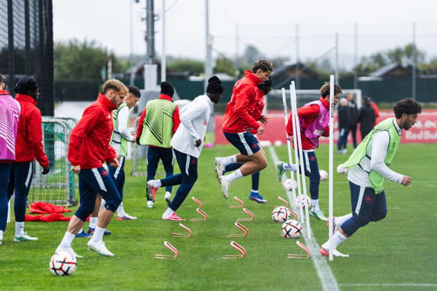 SOCCER - UEFA EL, RBS vs Milan SALZBURG,AUSTRIA,14.OCT.26 - SOCCER - UEFA Europa League, Red Bull Salzburg vs AC Milan, preview, training RBS. Image shows the team of RBS.  GEPAxpictures xJulioxArellano