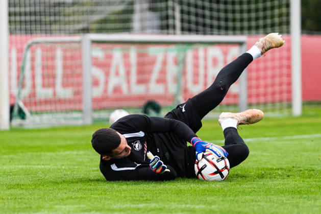 SOCCER - UEFA EL, RBS vs Milan SALZBURG,AUSTRIA,14.OCT.26 - SOCCER - UEFA Europa League, Red Bull Salzburg vs AC Milan, preview, training RBS. Image shows Christian Zawieschitzky (RBS).  GEPAxpictures xJulioxArellano