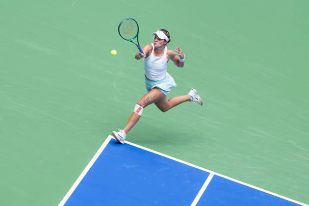 2026 WTA, Tennis Damen Wuhan Open: Karolina Muchova - Caty McNally in China - 14 Oct. Caty McNally of USA celebrates her win against Karolina Muchova of Czechia (Not in view) during their women s singles match on day 3 of Wuhan Open at the Optics Valley International Tennis Center. Karolina Muchova defeated Caty McNally with a score of 3-6, 7-6, 7-6. Wuhan China Copyright: xRenxYongx xSOPAxImagesx DSC00998