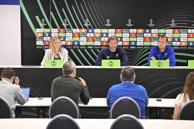 KAA Gent v AGF Aarhus - UEFA Conference League Media Activities 14 10 2026 GENT, BELGIUM - OCTOBER 14 : De Mil Rik head coach of KAA Gent and Roef Davy goalkeeper of KAA Gent speaking with the media during a pre-match press conference, PK, Pressekonferenz ahead of the UEFA Conference League 2026 27 League Phase matchday 1 match between KAA Gent and AGF Aarhus on October 14, 2026 in Gent, Belgium, 14 10 2026 Gent Belgium  Copyright: xJanxDexMeuleneirx