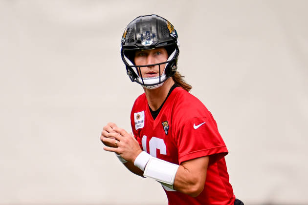 Jacksonville Jaguars, Press and Training Jacksonville Jaguars quarterback Trevor Lawrence (16) during the press conference, PK, Pressekonferenz practise session for Jacksonville Jaguars at the Grove Hotel, Chandler s Cross, UK on 14 October 2026. Chandler s Cross Grove Hotel Hertfordshire UK Editorial use only , Copyright: xDennisxGoodwinx PSI-24998-0014