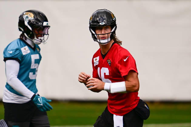 Jacksonville Jaguars, Press and Training Jacksonville Jaguars quarterback Trevor Lawrence (16) during the press conference, PK, Pressekonferenz practise session for Jacksonville Jaguars at the Grove Hotel, Chandler s Cross, UK on 14 October 2026. Chandler s Cross Grove Hotel Hertfordshire UK Editorial use only , Copyright: xDennisxGoodwinx PSI-24998-0015