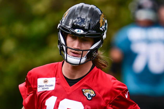 Jacksonville Jaguars, Press and Training Jacksonville Jaguars quarterback Trevor Lawrence (16) during the press conference, PK, Pressekonferenz practise session for Jacksonville Jaguars at the Grove Hotel, Chandler s Cross, UK on 14 October 2026. Chandler s Cross Grove Hotel Hertfordshire UK Editorial use only , Copyright: xDennisxGoodwinx PSI-24998-0016