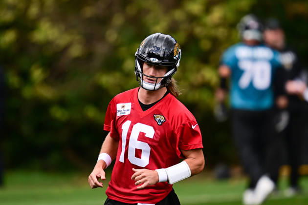 Jacksonville Jaguars, Press and Training Jacksonville Jaguars quarterback Trevor Lawrence (16) during the press conference, PK, Pressekonferenz practise session for Jacksonville Jaguars at the Grove Hotel, Chandler s Cross, UK on 14 October 2026. Chandler s Cross Grove Hotel Hertfordshire UK Editorial use only , Copyright: xDennisxGoodwinx PSI-24998-0017