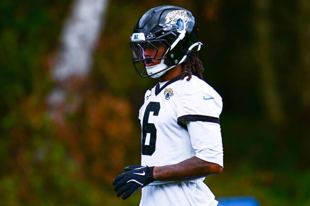 Jacksonville Jaguars, Press and Training Jacksonville Jaguars defensive back Antonio Johnson (6) during the press conference, PK, Pressekonferenz practise session for Jacksonville Jaguars at the Grove Hotel, Chandler s Cross, UK on 14 October 2026. Chandler s Cross Grove Hotel Hertfordshire UK Editorial use only , Copyright: xDennisxGoodwinx PSI-24998-0020