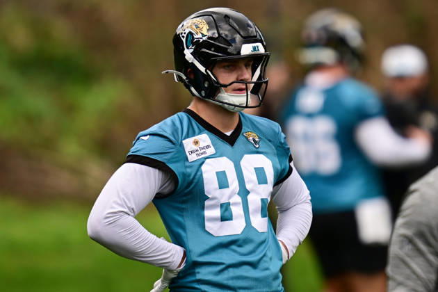 Jacksonville Jaguars, Press and Training Jacksonville Jaguars tight end Tanner Koziol (88) during the press conference, PK, Pressekonferenz practise session for Jacksonville Jaguars at the Grove Hotel, Chandler s Cross, UK on 14 October 2026. Chandler s Cross Grove Hotel Hertfordshire UK Editorial use only , Copyright: xDennisxGoodwinx PSI-24998-0026